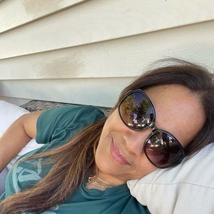 Meet your Posher, Mayra